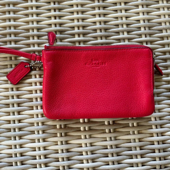 Authentic Coach F66505 Double Corner Zip Wristlet in Pebble Leather - Picture 1 of 6